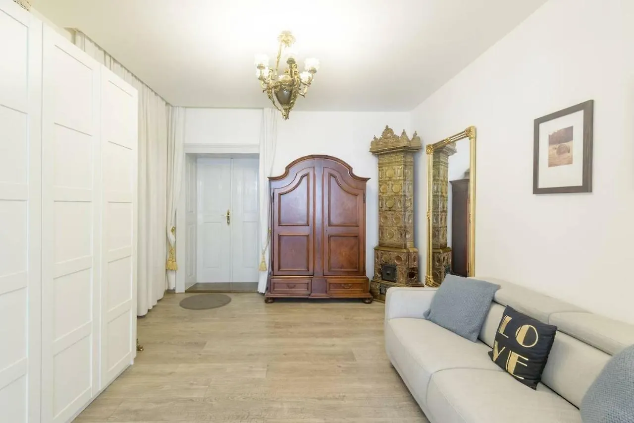 Stylish, Light-Filled Home In The Historic Center Прага